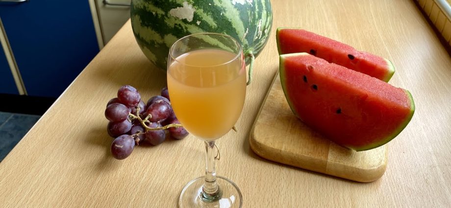 Watermelon wine at home: a simple recipe