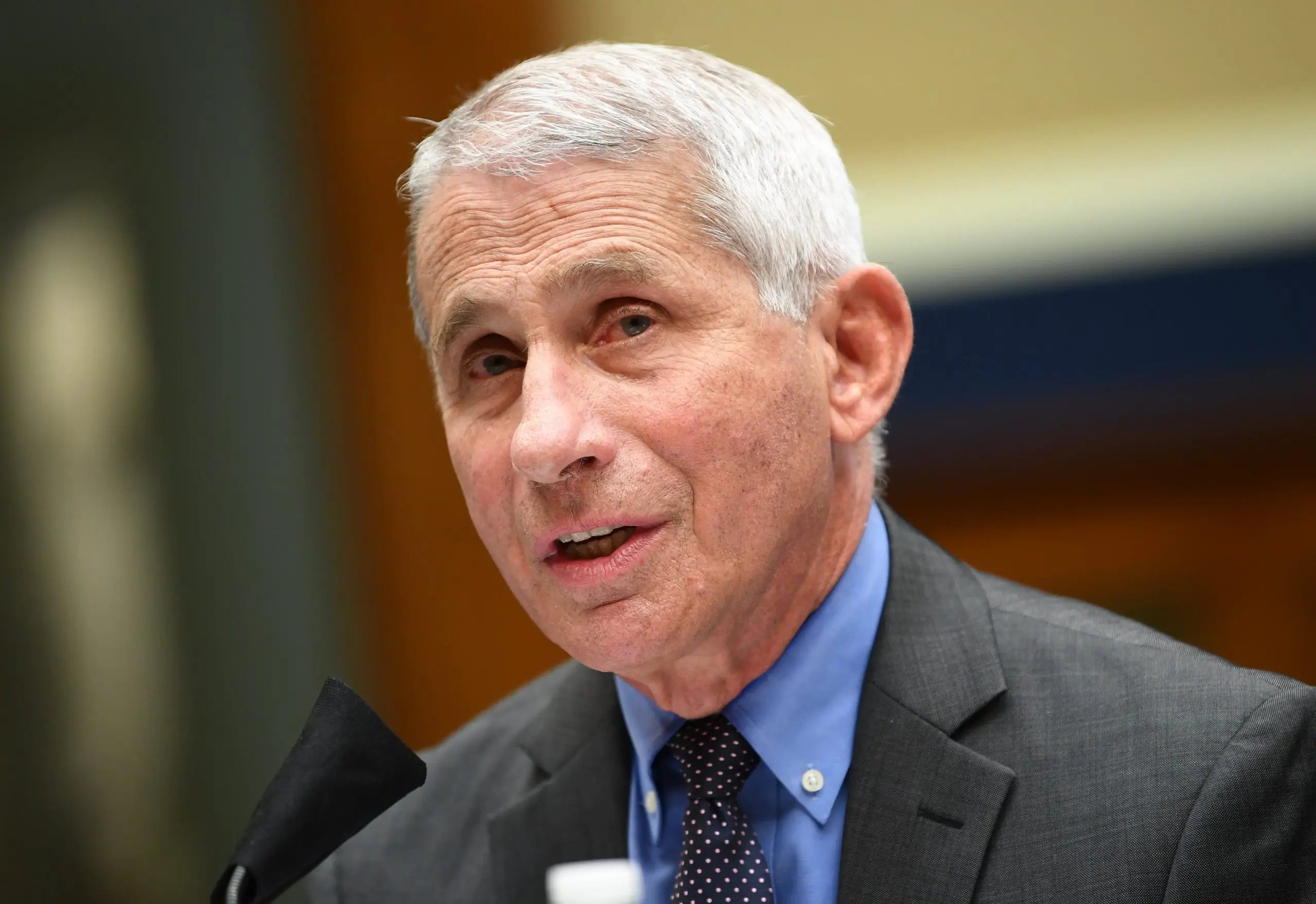 What can and should not be vaccinated against COVID-19? Dr. Fauci observes