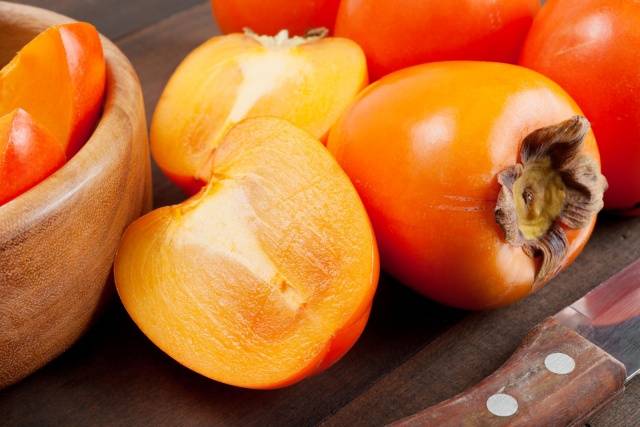 What can be done from persimmon for the winter