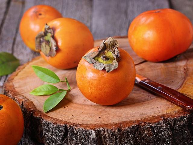 What can be done from persimmon for the winter