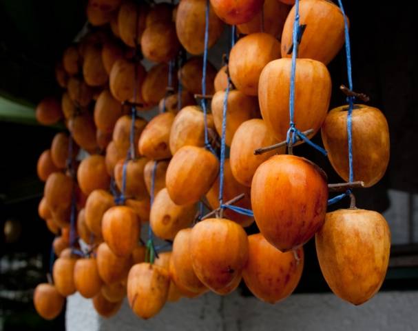 What can be done from persimmon for the winter