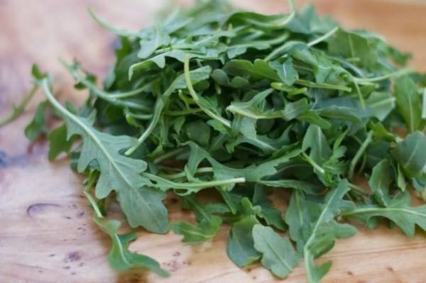 What is arugula: description, best varieties, composition, benefits and harms + use in home cosmetology and cooking