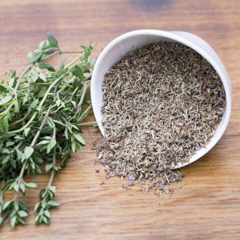 What is the difference between oregano and thyme