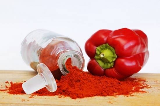 What is the difference between paprika and bell pepper