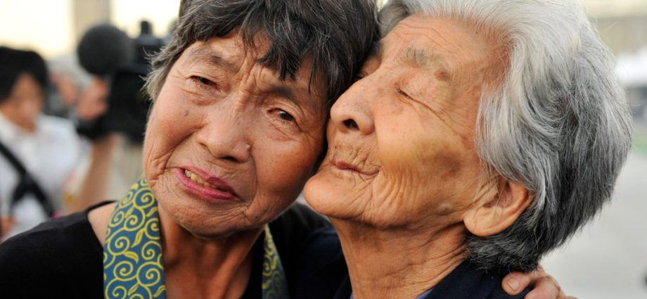 What might be the health effects of dropping an atomic bomb? The inhabitants of Hiroshima were examined