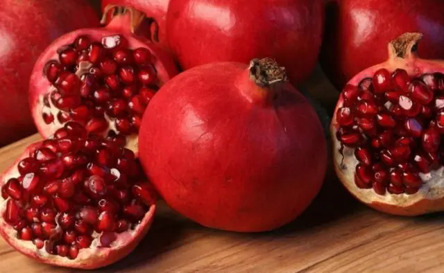 When the pomegranate sings and why it does not bear fruit