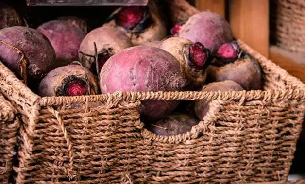 When to remove beets from the garden for storage