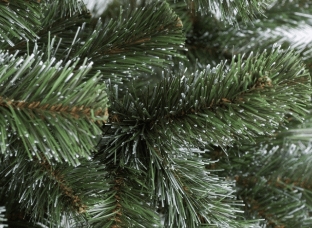 Which artificial Christmas tree to choose for the New Year: rules, tips, recommendations