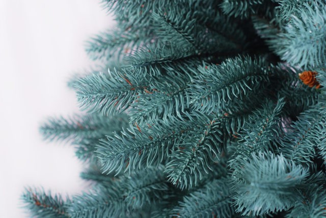 Which artificial Christmas tree to choose for the New Year: rules, tips, recommendations