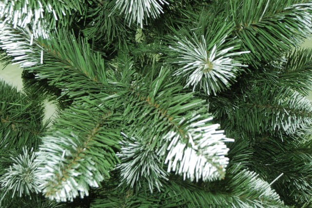 Which artificial Christmas tree to choose for the New Year: rules, tips, recommendations