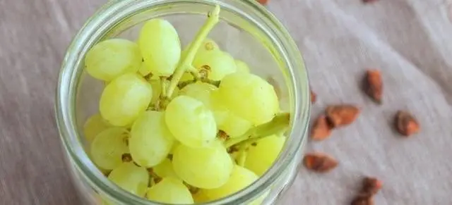 White grape compote recipes for the winter