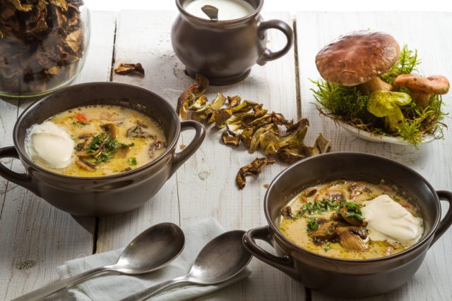 White mushroom soup with potatoes: dried, frozen, fresh