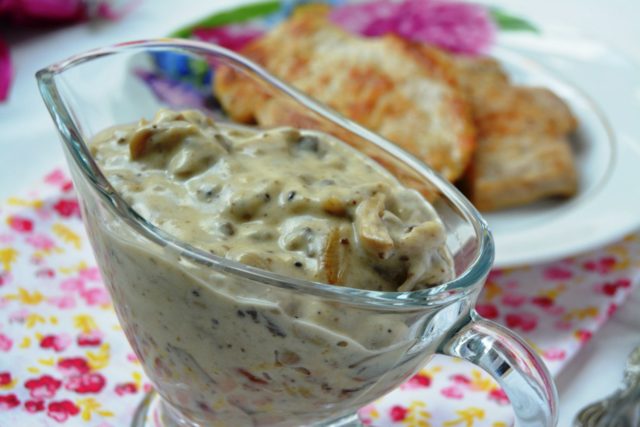 White mushrooms in cream: recipes with photos