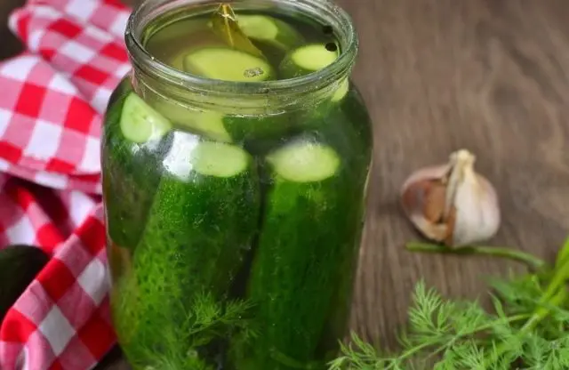 Why cans of cucumbers explode: what to do, how to pickle