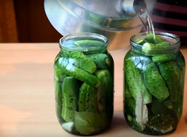 Why cans of cucumbers explode: what to do, how to pickle