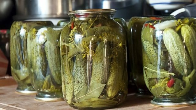 Why cucumbers become soft when pickled