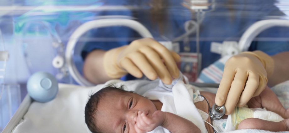 Why do newborn babies die? Common causes