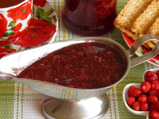 Wild strawberry jam 