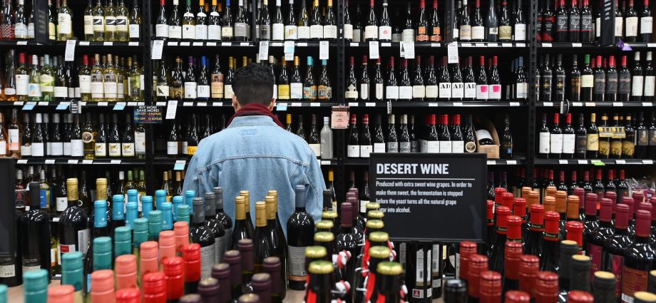 Will there be a rash of alcoholics after the pandemic? «Most liquor stores have to be closed»