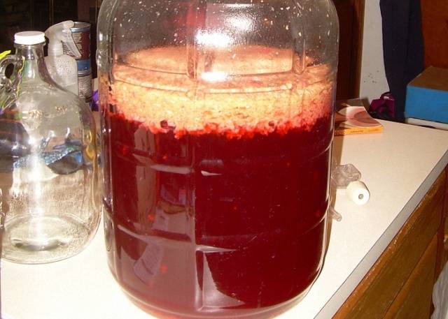 Wine from jam at home 