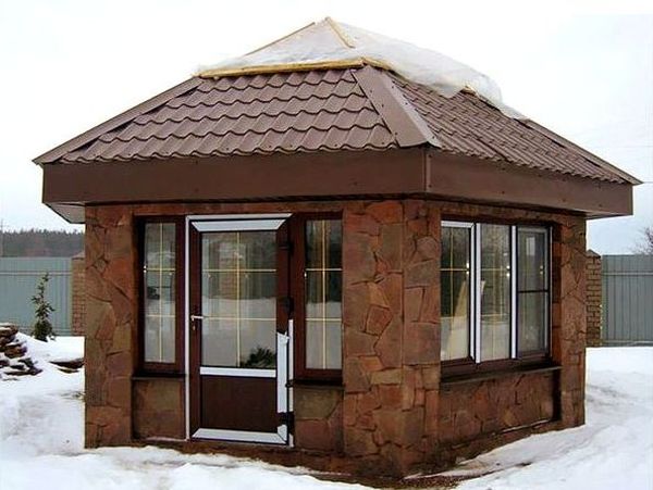 Winter gazebo: project of a warm pavilion with a stove, fireplace or barbecue, building an insulated structure with your own hands