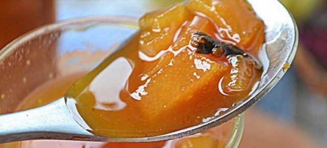 Winter pear sauce for meat