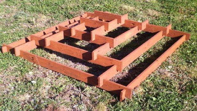 Wooden flowerbeds: original and unusual ideas + making guide