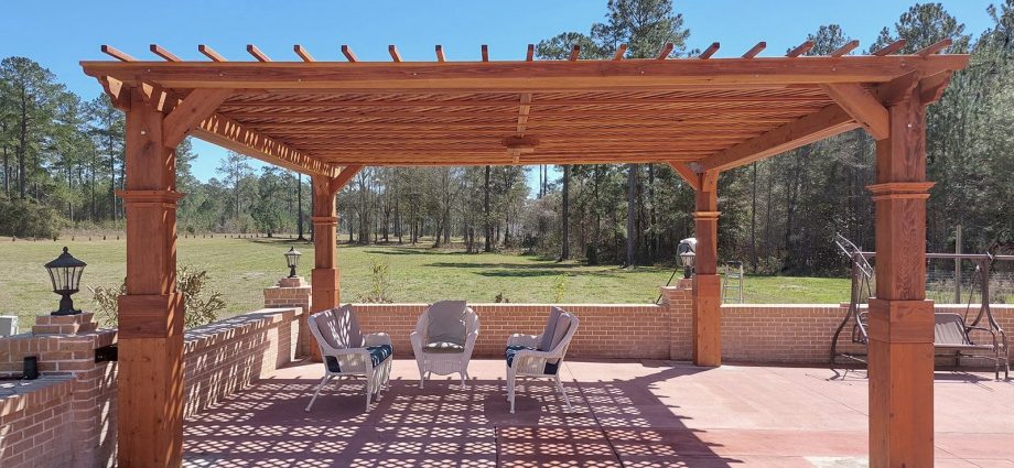 Wooden lattices for a gazebo: manufacturing and installation of a decorative structure + photo of modern options for crates