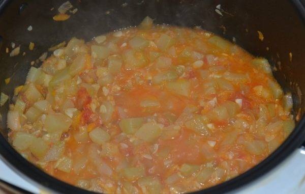 Zucchini caviar in a slow cooker