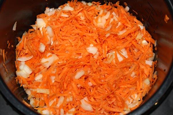 Zucchini caviar in the Redmond slow cooker