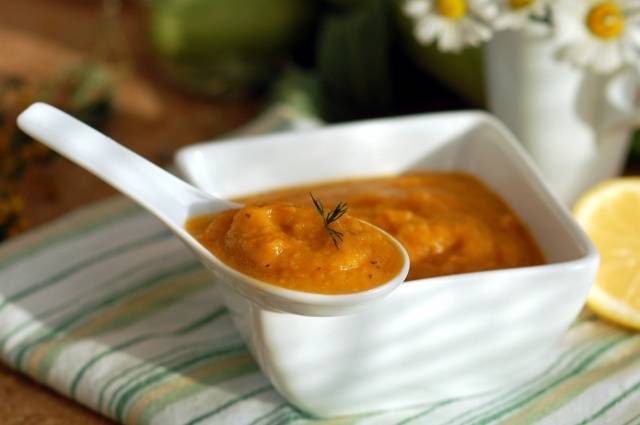 Zucchini caviar with bell pepper