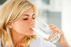 7 Science-Based Benefits of Water