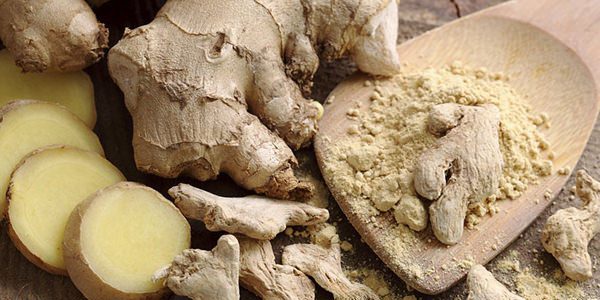 Bath with ginger removes toxins from the body and rejuvenates the body