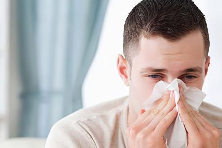 Causes and symptoms of a runny nose, how to treat?