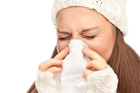 Causes and symptoms of a runny nose, how to treat?