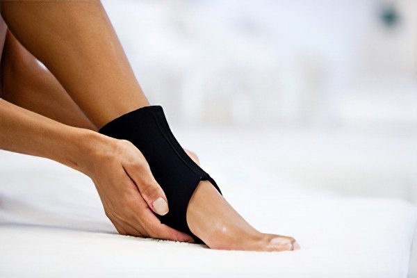 Causes and symptoms of tendovaginitis of the ankle joint