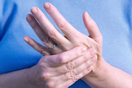 Causes and symptoms of tendovaginitis of the wrist