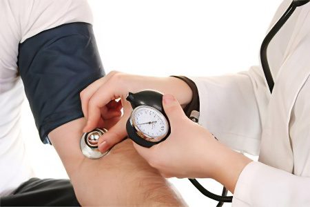 Causes, symptoms and stages of hypertension