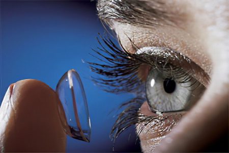 Contact lenses for farsightedness: is it possible to wear and which is better?