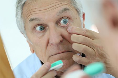 Contact lenses for farsightedness: is it possible to wear and which is better?