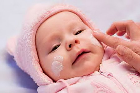 Diathesis on the cheeks in infants