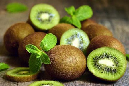 Kiwi: benefits, contraindications, how to quickly clean