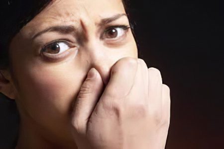 Odor from the mouth (halitosis): types, causes, solution to the problem