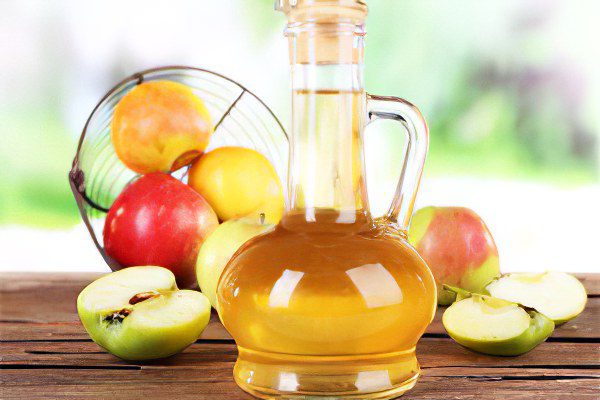 The benefits and harms of apple cider vinegar and its treatment