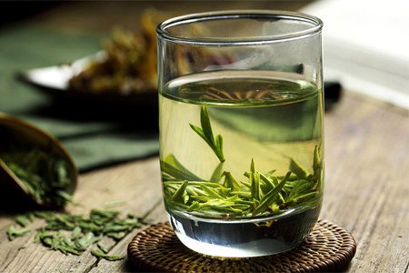 The benefits and harms of green tea, how to brew it?