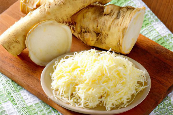 The benefits and harms of horseradish, recipes