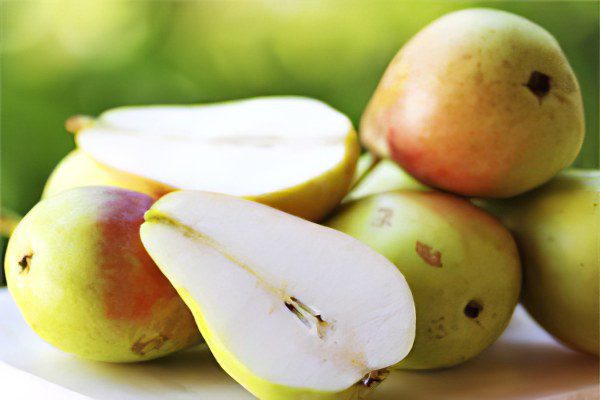 The benefits and harms of pears