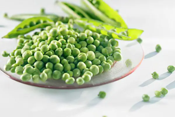 The benefits and harms of peas