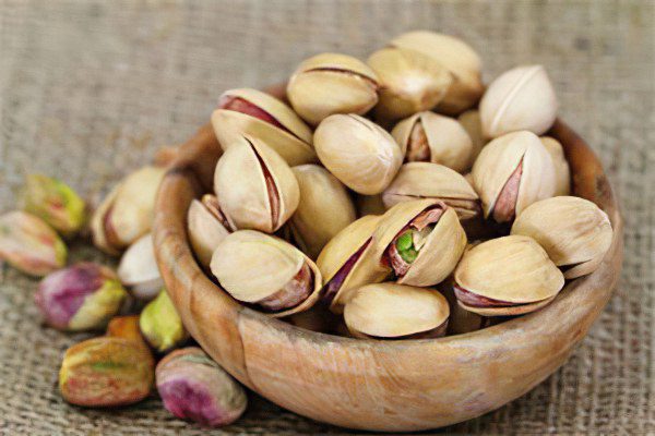 The benefits and harms of pistachios