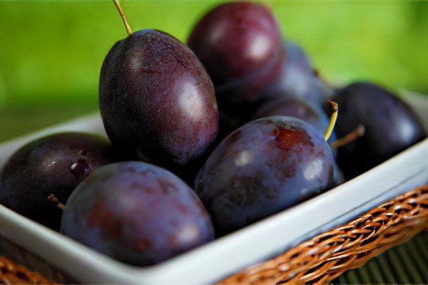 The benefits and harms of plums